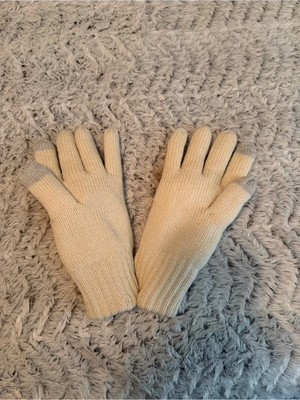 Cozy Cream youth Hat Mittens & Scarf Set with Faux Fur Pom NWOT